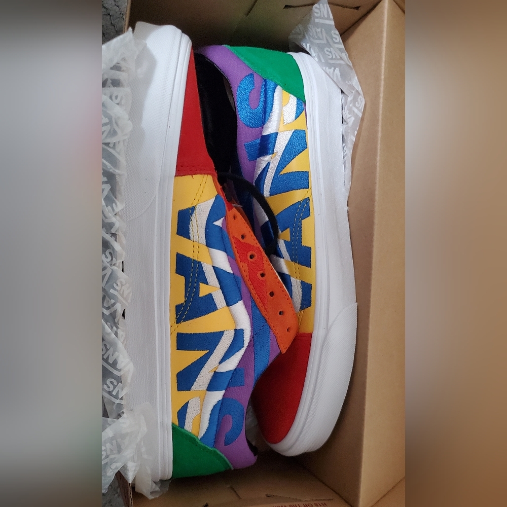 VANS Men's Old Skool Lace Up Statement Sneakers Multicolor Size US 10